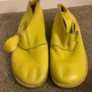 Women yellow trippen shoes sz 10